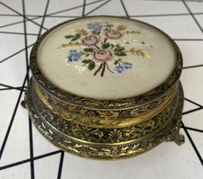 VINTAGE  Gold tone FLORAL