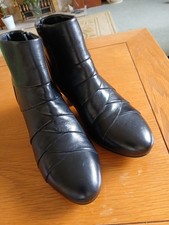 Lotus black leather ankle