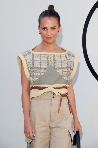 631909 alicia vikander 2023 - alicia,