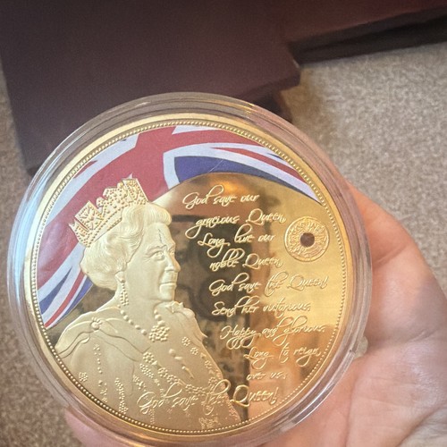 Platinum jubilee gold - £5,