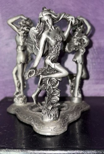 Three fairies pedestal - a,