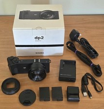 SIGMA dp-2 Quattro x3 FOVEON  30mm f2.8 + 2x Batteries + Original Box - M2641