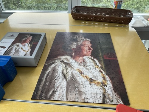 500 piece wentworth puzzle - 500,