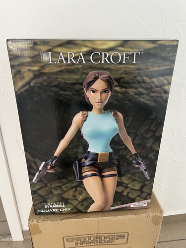 Tomb raider lara croft regular - tomb,