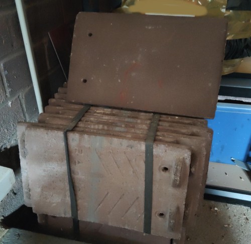 Redland roof tiles aprox 35 - tiles,