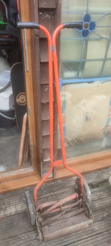 Qualcast manual lawnmower - qualcast,