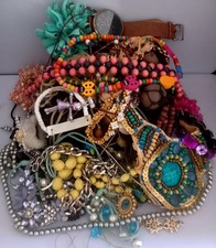 VINTAGE AND MODERN BROKEN COSTUME JEWELLERY HARVEST REPURPOSE RECYCLE #156