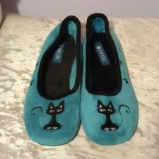 Pavers Size 7 Cat Slippers