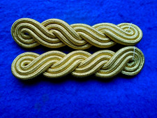 A PAIR OF BRAND NEW BRITISH ARMY GOLD TRIPLE TWIST EPAULETTE SHOULDER CORDS