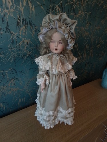 Beautiful inch antique - 26,