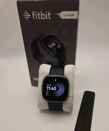 Fitbit versa fitness tracker - 4,