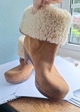 Ugg Boots Lynnea Suede 6.5 with wooden heel