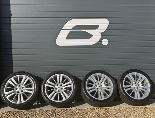 Land rover range - 20",