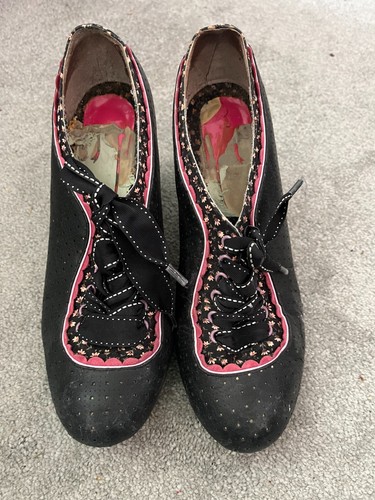 Poetic licence small heel