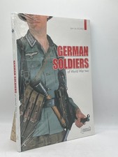 German Soldiers of World War Two Jean de Lagarde Softcover Histoire WW2 Uniforms