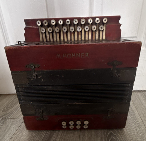 Hohner vintage button - vintage,