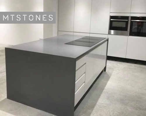 Dark grey quartz kitchen - dark,