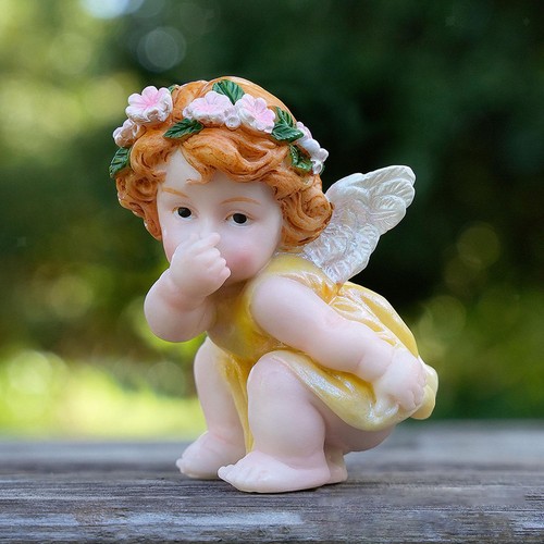 Holding nose bathroom statue - holding,