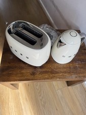 SMEG Kettle Jug  & 2-slice Toaster Set 1.5L 3Kw ,  Stainless Steel in Cream