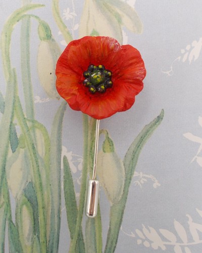 Red papaver pin memorial - red,