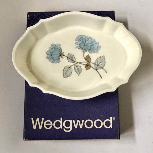 Wedgewood ice rose trinket - 'ice,