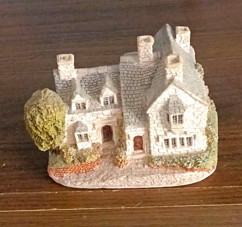 Lilliput lane hand - lane, painted