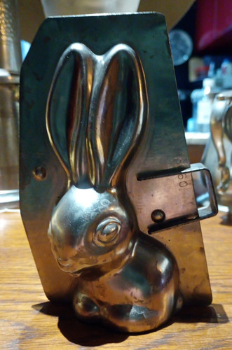 Antique metal easter bunny - metal,