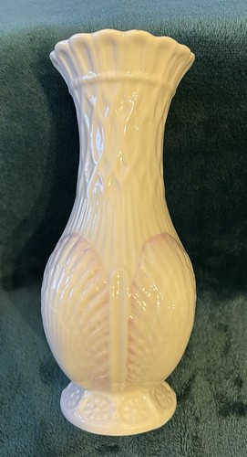 Belleek pink shell - pink, fine