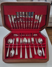 44 Piece Canteen of Cutlery