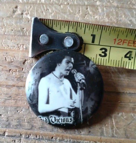Vintage sid vicious pin - vicious,
