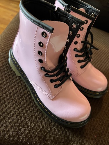 New without box martens - dr.,