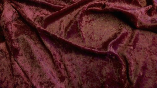 Burgundy red crushed