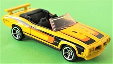 2011 HOT WHEELS '70 PONTIAC GTO MUSCLE MANIA SERIES.