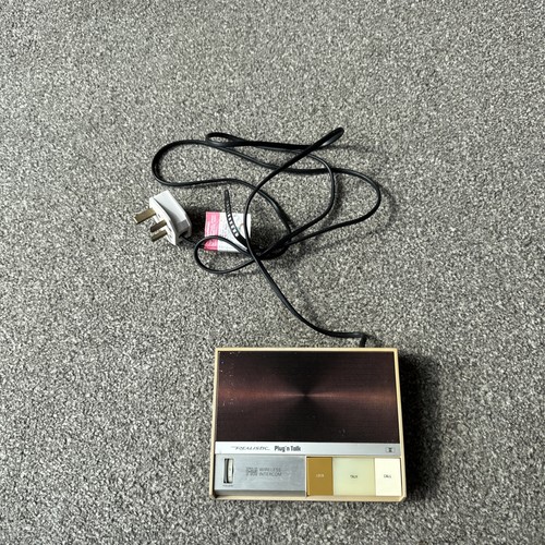Vintage realistic radio shack - radio,