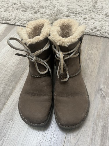 Ugg women brown boots size - women's, 7