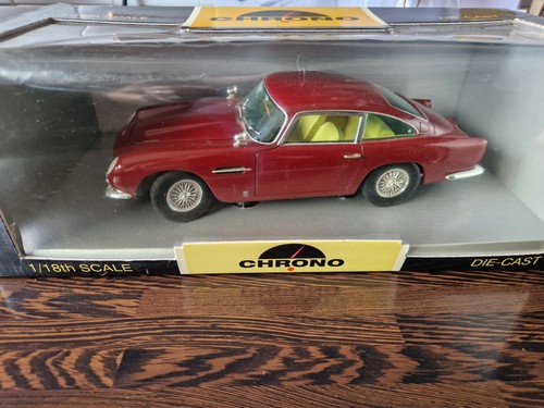 Chrono scale aston martin - 1:18,