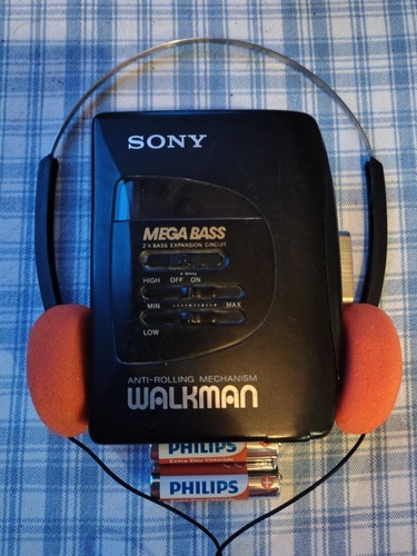 Serviced vintage sony - serviced, walkman