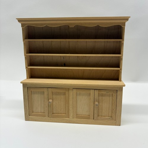 Scale dolls house - dolls,