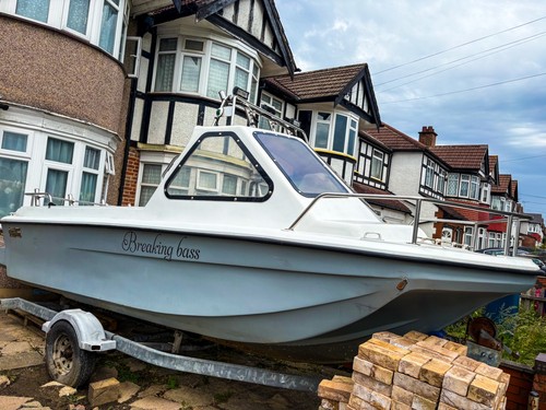 Fisher cabin boat mercury - fisher, 18