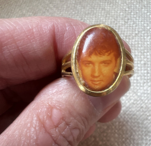 Elvis presley gold ring oval - gold,