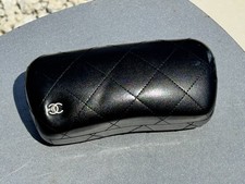 Chanel hard clam - clam, logo