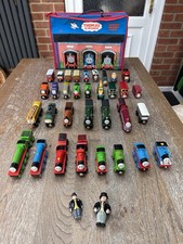 Brio Thomas The Tank Engine Train Bundle With Carry Case 