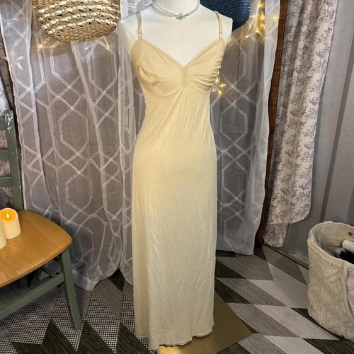 Vintage vanity fair - fair, cream