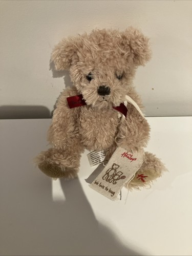 Hamleys love hug plush - hamleys,