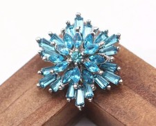 BLUE SNOWFLAKE STARBURST BROOCH UNISEX GIFT BRITHDAY CHRISTMAS ADULTS GIFT