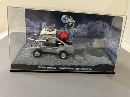James bond moon buggy - james,
