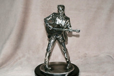 ELVIS PRESLEY ** STATUE ( GUITAR )  ** SILVER DREAMS **  LEONARDO COLLECTION **