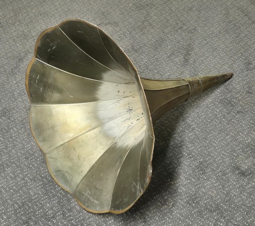 Large phonograph horn - phonograph, 30"