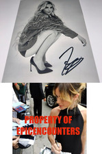 HOT & SEXY KIERNAN SHIPKA