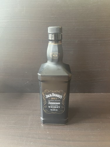 Jack daniel bottle - daniel’s,